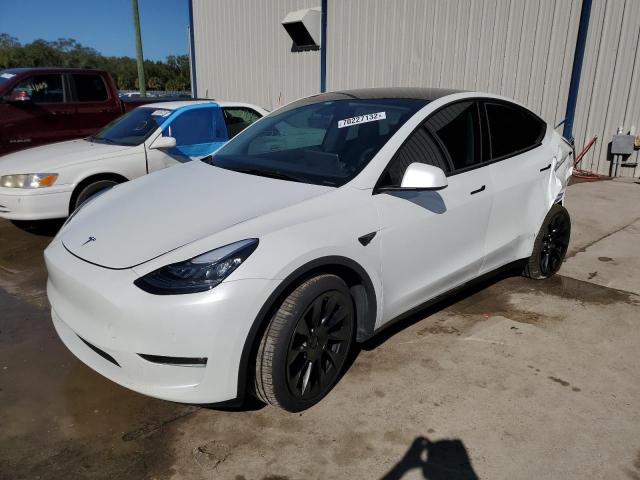 TESLA MODEL Y 2022 with VIN 7SAYGAEE1NF432536 - Photo from auction