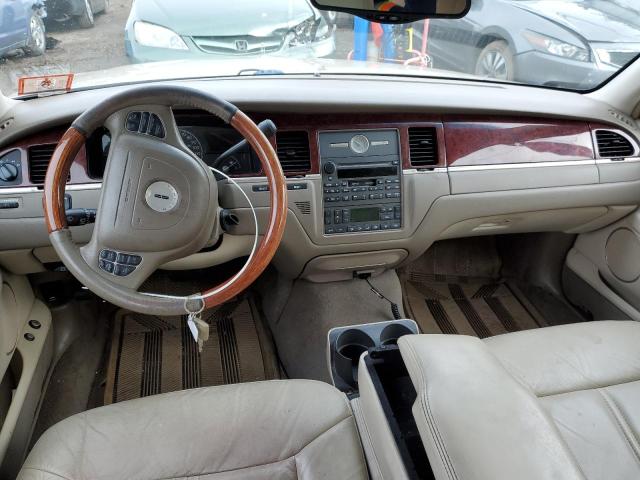Photo 8 from auction – 2003 LINCOLN TOWN CAR C with VIN 1LNHM83W83Y627410