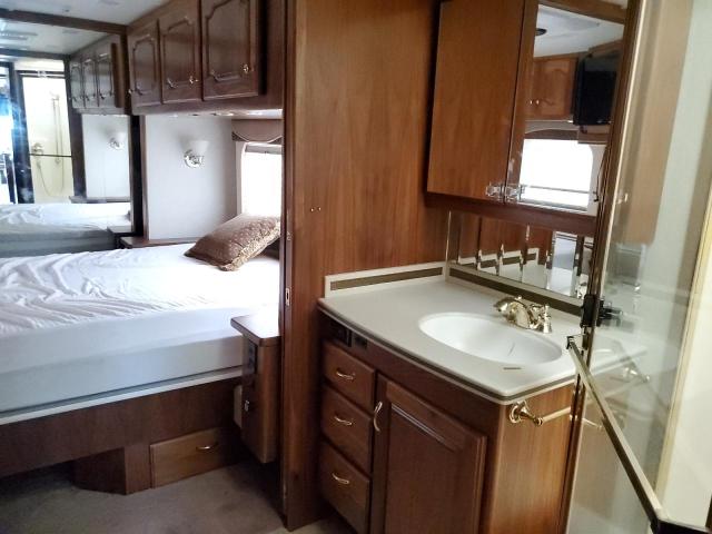 Photo 9 from auction – 2003 COUN COACH with VIN 4U7B8DY1731103117
