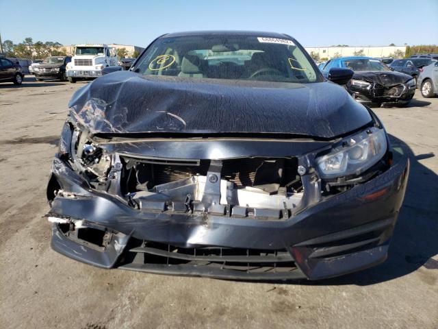 Photo 5 from auction – 2017 HONDA CIVIC LX with VIN 19XFC2F57HE051563