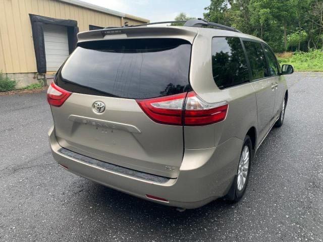 Photo 4 from auction – 2015 TOYOTA SIENNA XLE with VIN 5TDYK3DC0FS538772