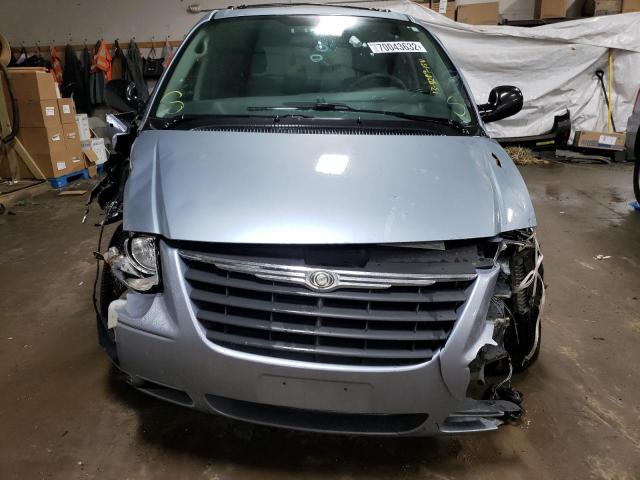 Photo 5 from auction – 2006 CHRYSLER TOWN & COU with VIN 2A4GP44R76R701394