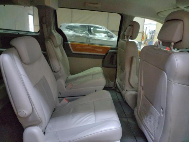 Photo 11 from auction – 2010 CHRYSLER TOWN & COU with VIN 2A4RR7DX8AR427666