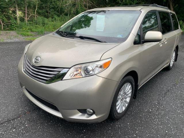 Photo 2 from auction – 2015 TOYOTA SIENNA XLE with VIN 5TDYK3DC0FS538772