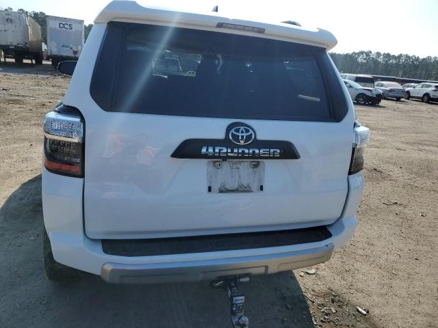 Photo 6 from auction – 2018 TOYOTA 4RUNNER SR with VIN JTEBU5JR1J5485448