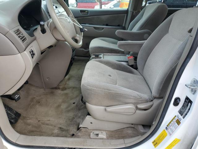 Photo 7 from auction – 2010 TOYOTA SIENNA CE with VIN 5TDKK4CCXAS295235