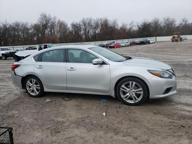 Photo 4 from auction – 2017 NISSAN ALTIMA 3.5 with VIN 1N4BL3AP8HC491981