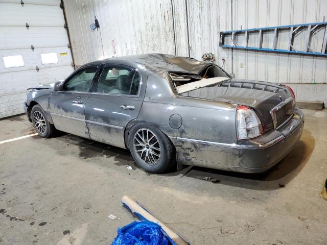 Photo 2 from auction – 2003 LINCOLN TOWN CAR C with VIN 1LNHM83W83Y695481