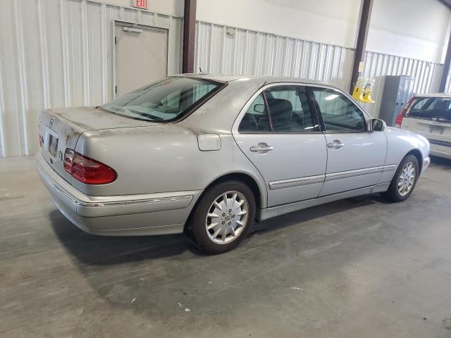 Photo 3 from auction – 2001 MERCEDES-BENZ E-CLASS with VIN WDBJF65J11B222882