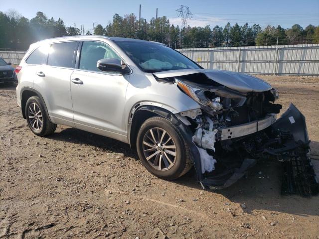 Photo 4 from auction – 2018 TOYOTA HIGHLANDER with VIN 5TDJZRFH4JS528831