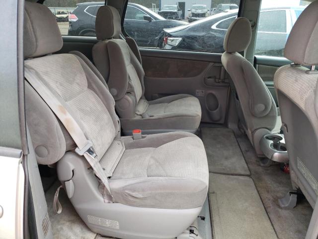 Photo 11 from auction – 2010 TOYOTA SIENNA CE with VIN 5TDKK4CC2AS294368