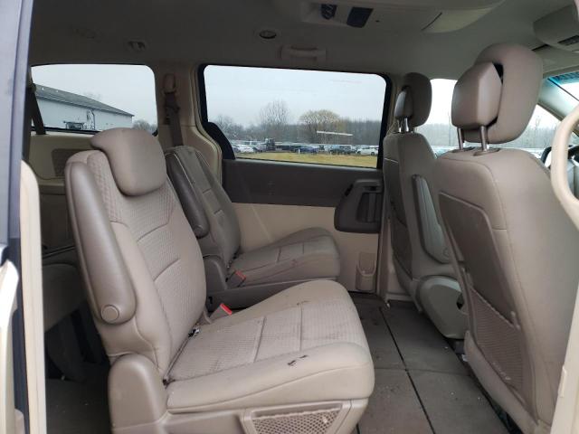 Photo 11 from auction – 2010 CHRYSLER TOWN & COU with VIN 2A4RR2D19AR338378