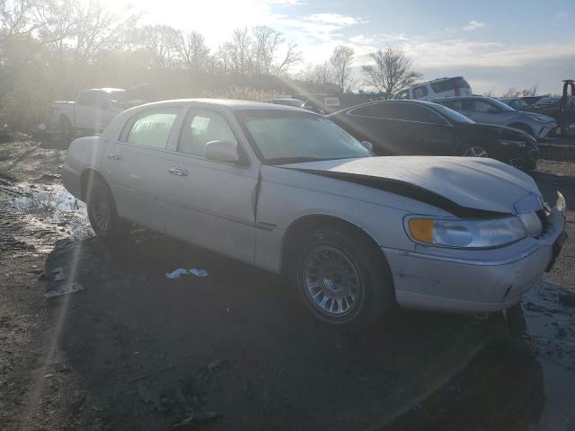 Photo 4 from auction – 2000 LINCOLN TOWN CAR C with VIN 1LNHM83W2YY838321