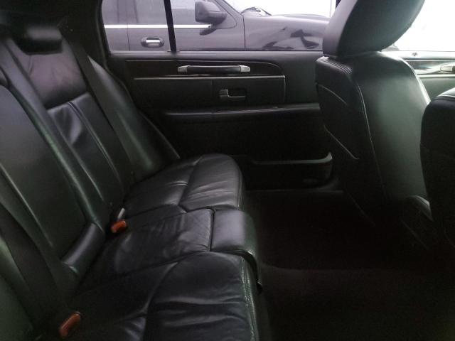 Photo 10 from auction – 2011 LINCOLN TOWN CAR E with VIN 2LNBL8EV7BX758694