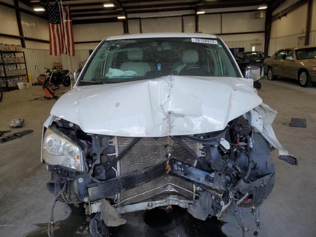 Photo 5 from auction – 2014 CHRYSLER TOWN & COU with VIN 2C4RC1CG1ER132968