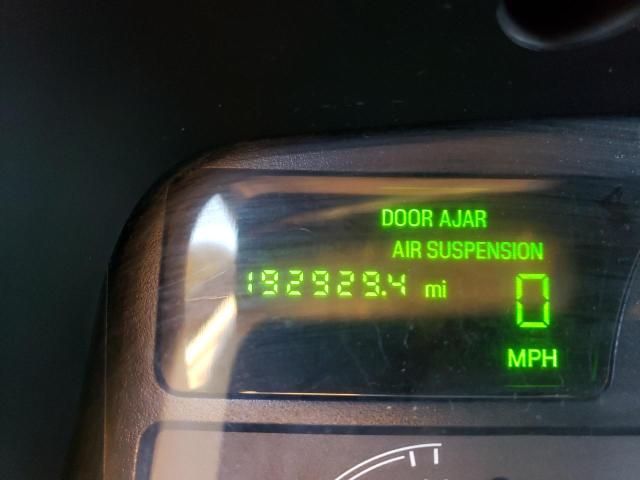 Photo 9 from auction – 2004 LINCOLN TOWN CAR E with VIN 1LNHM81W24Y607464