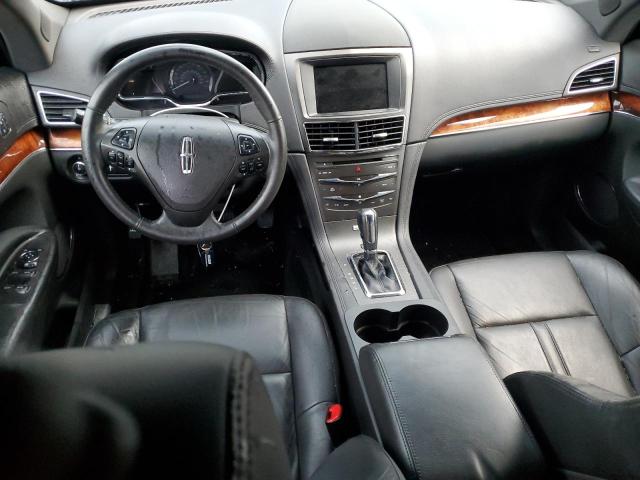 Photo 8 from auction – 2017 LINCOLN MKT with VIN 2LMHJ5NK5HBL01445