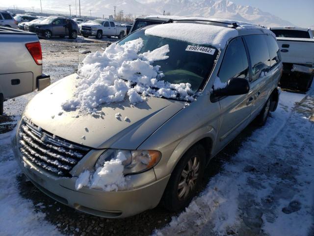 CHRYSLER TOWN & COU 2005 with VIN 2C8GP54LX5R506149 - Photo from auction