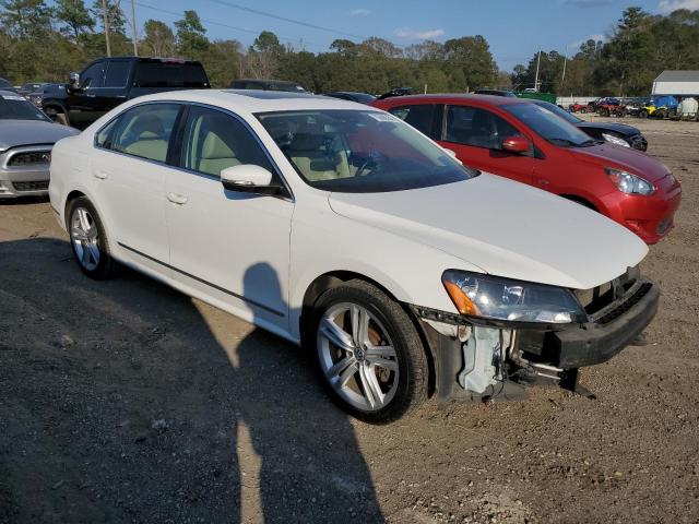 Photo 4 from auction – 2015 VOLKSWAGEN PASSAT SEL with VIN 1VWCS7A39FC038596