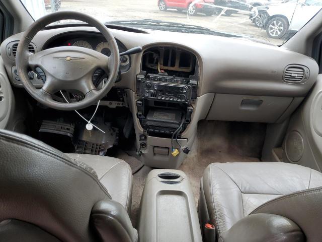 Photo 8 from auction – 2002 CHRYSLER TOWN & COU with VIN 2C8GP54L42R703832