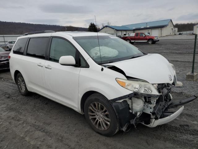 Photo 4 from auction – 2013 TOYOTA SIENNA XLE with VIN 5TDYK3DC8DS299095