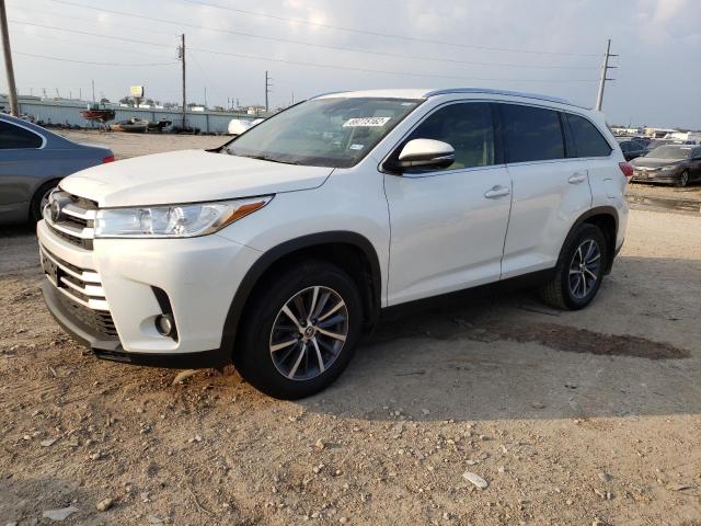 TOYOTA HIGHLANDER 2019 with VIN 5TDKZRFH6KS552988 - Photo from auction