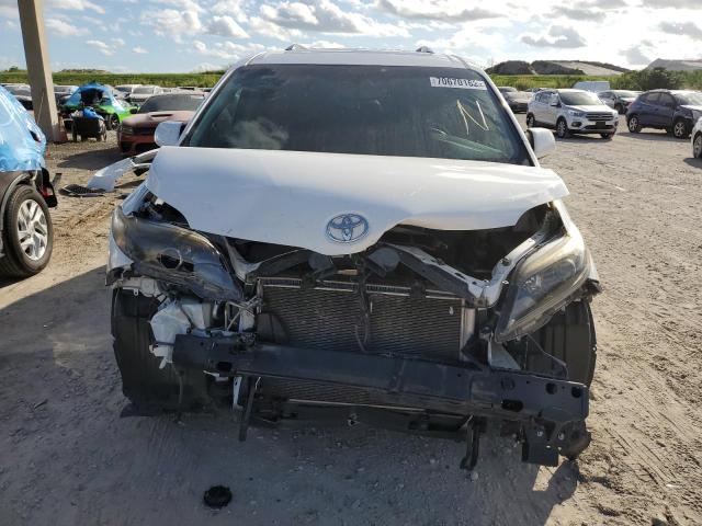 Photo 5 from auction – 2016 TOYOTA SIENNA SE with VIN 5TDXK3DC3GS720768