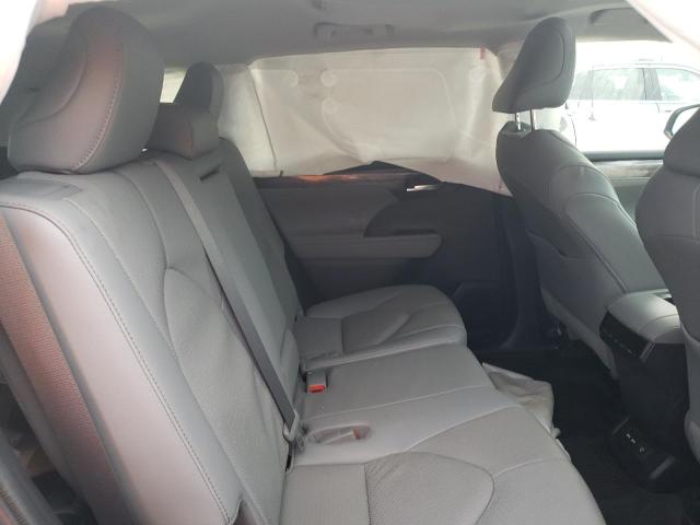 Photo 11 from auction – 2021 TOYOTA HIGHLANDER with VIN 5TDDZRBHXMS525827