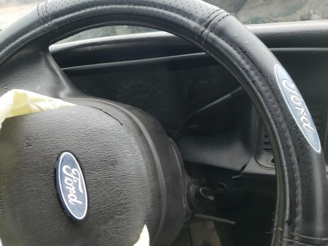 Photo 9 from auction – 2003 FORD CROWNVIC with VIN 2FAFP71W13X214413