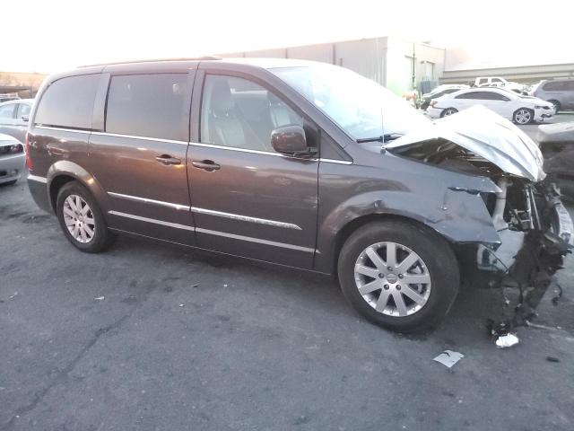 Photo 4 from auction – 2016 CHRYSLER TOWN & COU with VIN 2C4RC1BGXGR292318