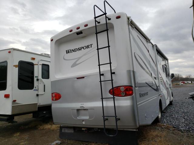 Photo 4 from auction – 2005 FOUR MOTORHOME with VIN 5B4MP67G243397160