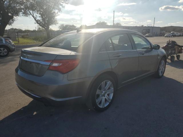 Photo 3 from auction – 2013 CHRYSLER 200 LX with VIN 1C3CCBAB2DN671215