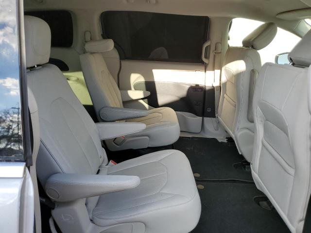 Photo 11 from auction – 2017 CHRYSLER PACIFICA L with VIN 2C4RC1CGXHR608803