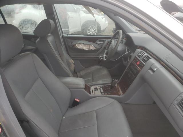 Photo 7 from auction – 2002 MERCEDES-BENZ E 320 4MAT with VIN WDBJF82J62X062566