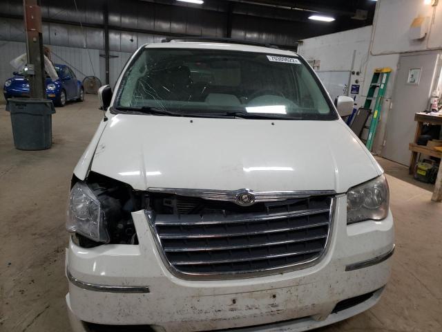 Photo 5 from auction – 2010 CHRYSLER TOWN & COU with VIN 2A4RR5D11AR451534