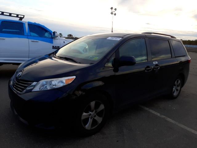 TOYOTA SIENNA LE 2017 with VIN 5TDKZ3DC3HS813426 - Photo from auction