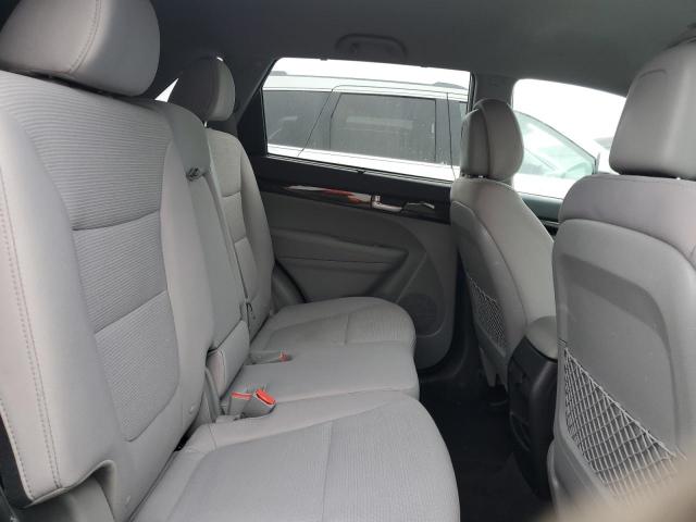 Photo 11 from auction – 2015 KIA SORENTO LX with VIN 5XYKTCA69FG561983