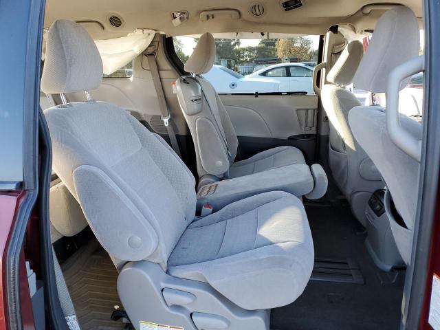 Photo 11 from auction – 2018 TOYOTA SIENNA LE with VIN 5TDKZ3DC3JS909353