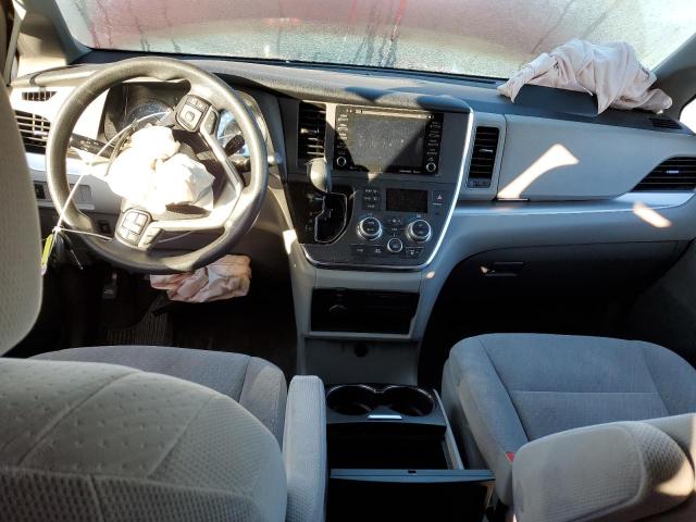 Photo 8 from auction – 2018 TOYOTA SIENNA LE with VIN 5TDKZ3DC3JS909353