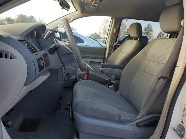 Photo 7 from auction – 2010 CHRYSLER TOWN & COU with VIN 2A4RR4DE9AR169817
