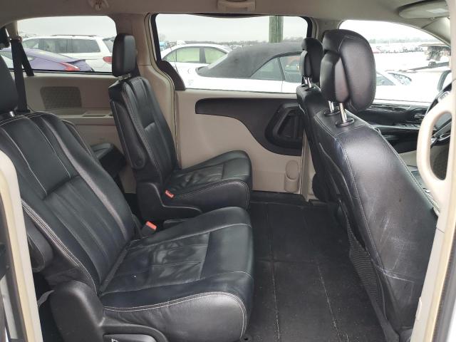 Photo 11 from auction – 2016 CHRYSLER TOWN & COU with VIN 2C4RC1BG9GR174132