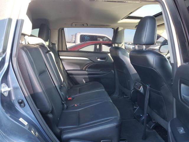 Photo 11 from auction – 2016 TOYOTA HIGHLANDER with VIN 5TDJKRFH1GS261046