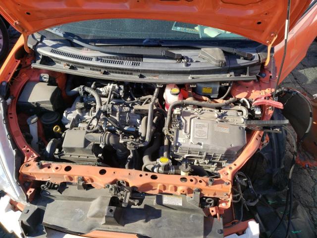 Photo 11 from auction – 2014 TOYOTA PRIUS C with VIN JTDKDTB34E1064971