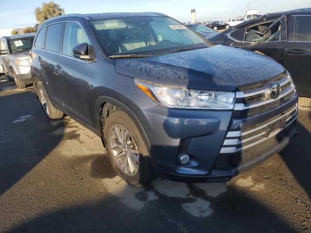 Photo 4 from auction – 2019 TOYOTA HIGHLANDER with VIN 5TDJZRFH5KS741255