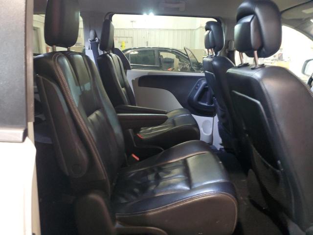 Photo 11 from auction – 2014 CHRYSLER TOWN & COU with VIN 2C4RC1BG8ER441922