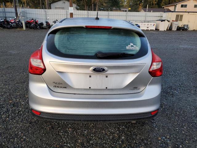 Foto 6 de la subasta – 2014 FORD FOCUS SE con VIN 1FADP3K23EL239695