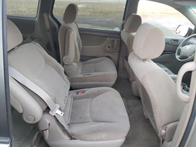 Photo 11 from auction – 2004 TOYOTA SIENNA CE with VIN 5TDZA23C94S016755
