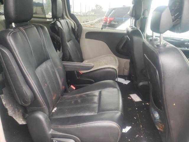 Photo 11 from auction – 2014 CHRYSLER TOWN & COU with VIN 2C4RC1CGXER310862