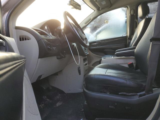 Photo 7 from auction – 2016 CHRYSLER TOWN & COU with VIN 2C4RC1BGXGR141804