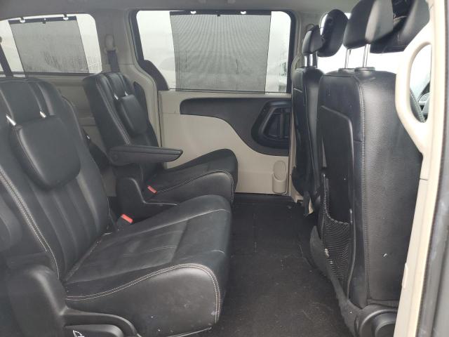 Photo 11 from auction – 2016 CHRYSLER TOWN & COU with VIN 2C4RC1BG8GR255588